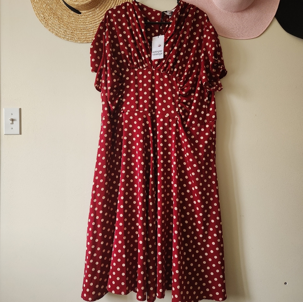 Unique Vinage 1940s Stle Polka Dot Dress